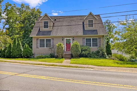 207 Willowdale Rd, Morgantown, WV 26505