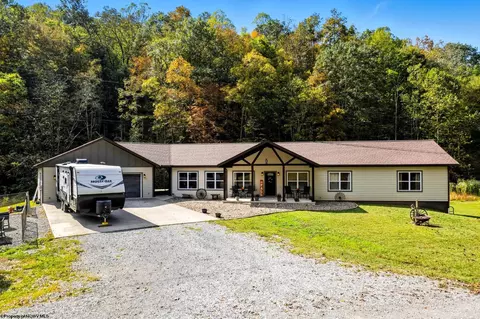 441 Aspin Rd, Weston, WV 26452