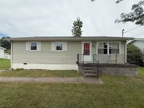 16 Vector Ave, Elkins, WV 26241 photo 3