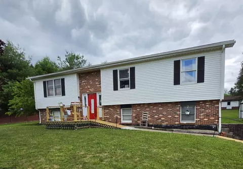 185 Wilson Ln, Elkins, WV 26241