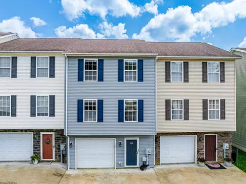 138 Eagle Dr, Maidsville, WV 26541