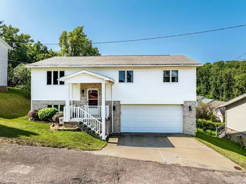 782 Briarwood St, Morgantown, WV 26505