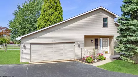 1426 Palace Dr, Morgantown, WV 26508