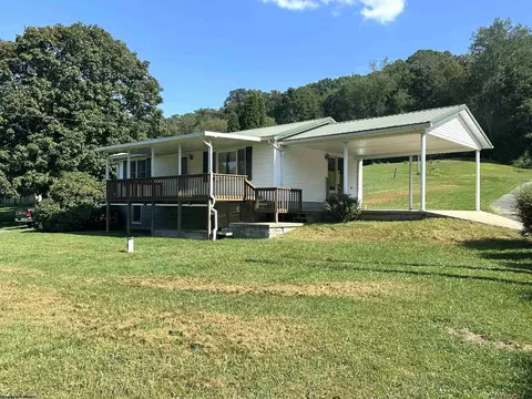 17 Hannah Ln, Fairview, WV 26570
