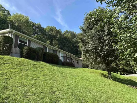 31 Nugget Ln, Fairmont, WV 26554