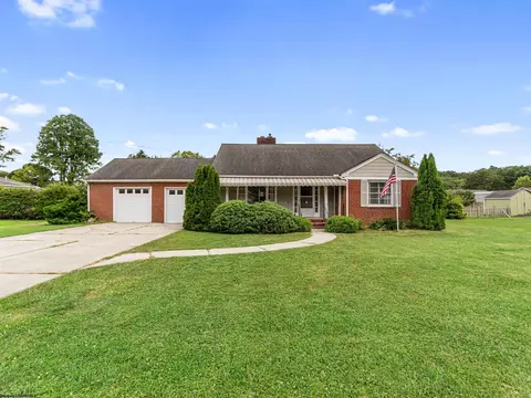 1725 S Davis Ave, Elkins, WV 26241