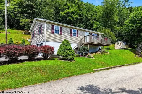 7 New York Ave, Salem, WV 26426