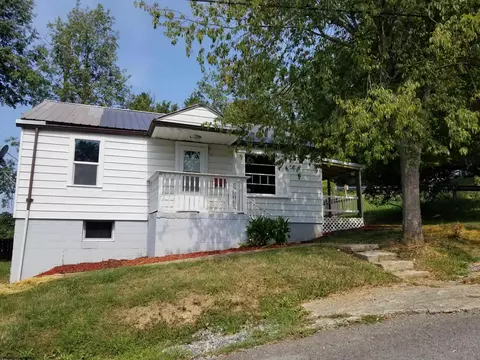 8287 Gordon St, Stonewood, WV 26301