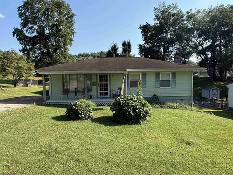 5178 Maple St, Clarksburg, WV 26301
