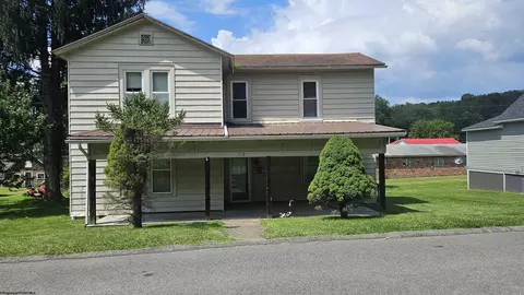 38 Cole St, Philippi, WV 26416