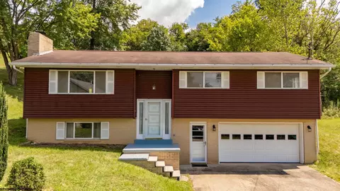 63 Charleston Ave, Morgantown, WV 26501