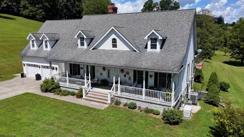 71 Foxmoor Rd, Belington, WV 26250