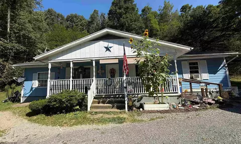 9777 Meathouse Fork Rd, Salem, WV 26426
