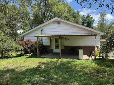 233 K St, Farmington, WV 26571