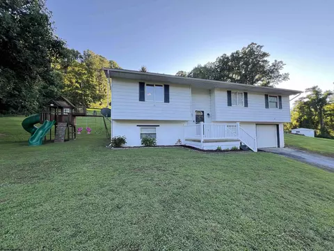449 Hampton Rd, Fairmont, WV 26554 photo 6