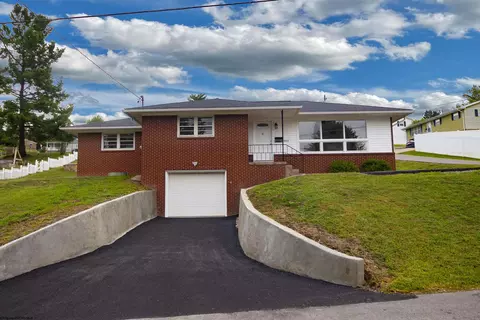 502 Stout St, Bridgeport, WV 26330
