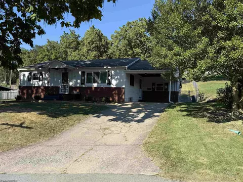 721 W Washington St, Grafton, WV 26354