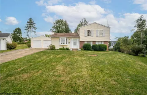 480 Hillview Dr, Morgantown, WV 26505