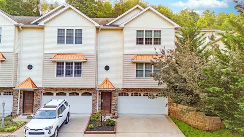 96 Claremont Ct, Morgantown, WV 26501