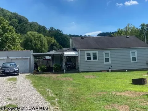 226 Bridge St, Lumberport, WV 26386