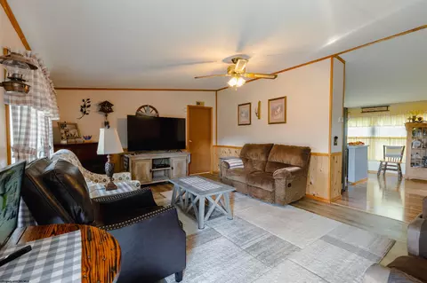 118 Tudor Ln, Beverly, WV 26253 photo 4
