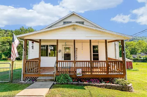 1193 Limestone Rd, Clarksburg, WV 26301