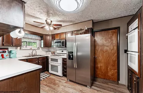 2122 Daybrook Rd, Fairview, WV 26570 photo 7