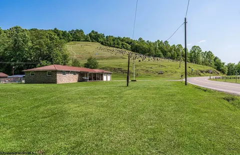 2122 Daybrook Rd, Fairview, WV 26570 photo 18