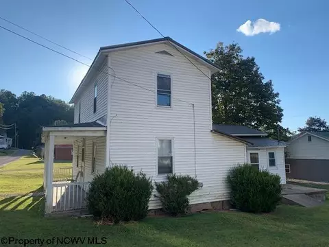 68 Cole St, Philippi, WV 26416