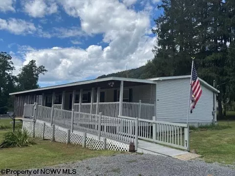 62 S Brown St, Rowlesburg, WV 26425