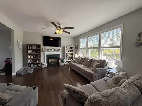 Living - 44 Ruby Dr, Bridgeport, WV 26330 photo 3 of 3
