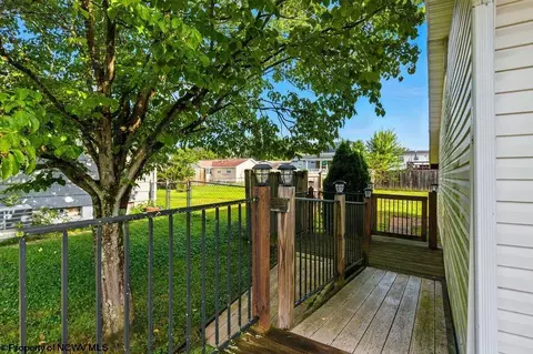 Exterior - 111 Circle Dr, Bridgeport, WV 26330 photo 5 of 8