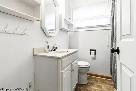Bath - 111 Circle Dr, Bridgeport, WV 26330 photo 1 of 2