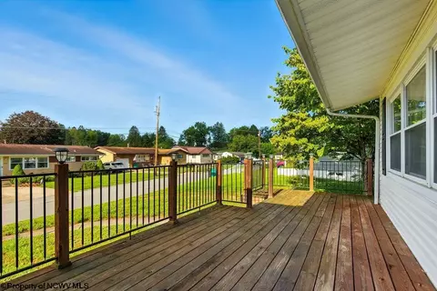 Exterior - 111 Circle Dr, Bridgeport, WV 26330 photo 7 of 8