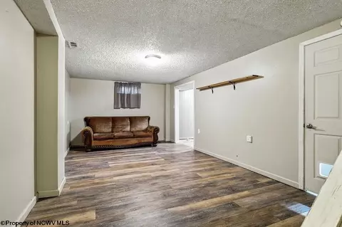 Living - 111 Circle Dr, Bridgeport, WV 26330 photo 5 of 5