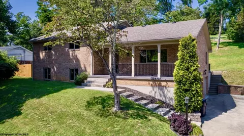 665 Valley View Dr, Morgantown, WV 26505