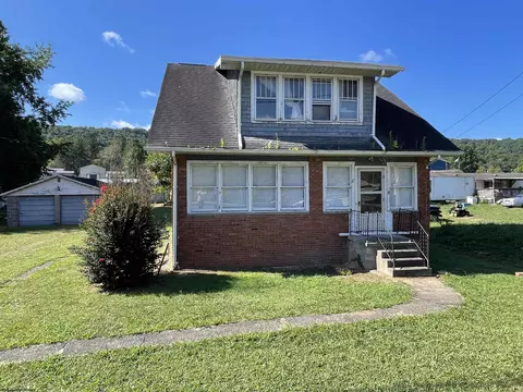 8 Skin Creek Rd, Weston, WV 26452
