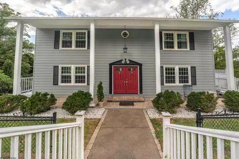 763 S Hills Dr, Morgantown, WV 26501
