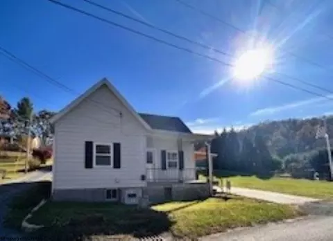 43 Shaver St, Monongah, WV 26554