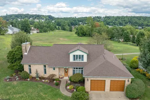 2028 Georgian Ln, Morgantown, WV 26508
