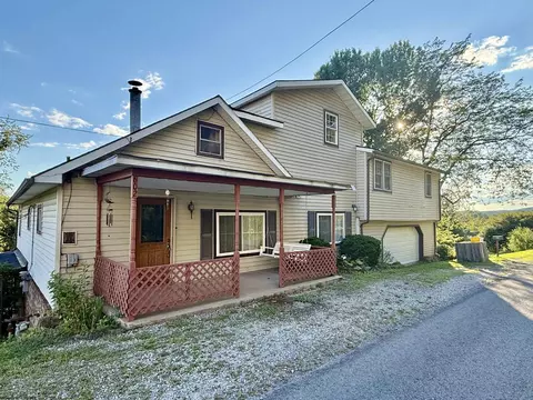 602 Hoult Rd, Fairmont, WV 26554