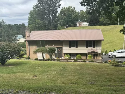 484 Red Knob Rd, Buckhannon, WV 26201