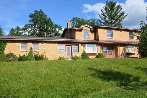 186 Kennedy St, Elkins, WV 26241
