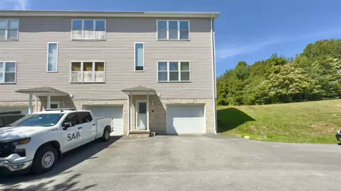 2001 Pierpont Hts, Morgantown, WV 26508