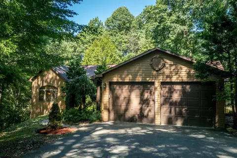 73 Quail Rd, Morgantown, WV 26508