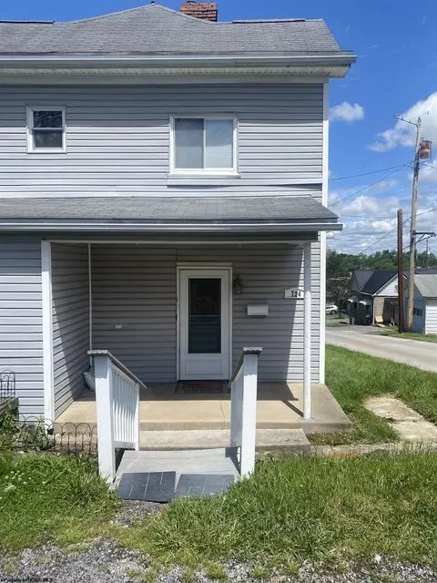 724 Dayton St, Fairmont, WV 26554