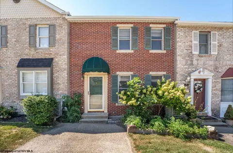 42 Old House Ln, Morgantown, WV 26505