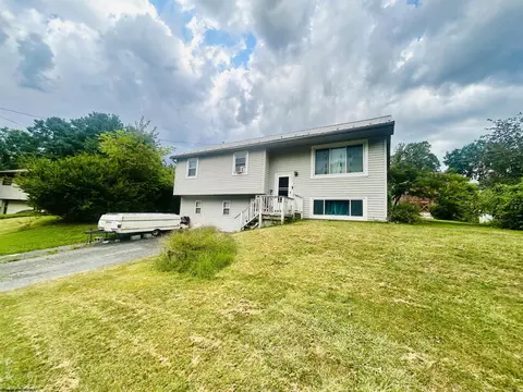 105 Sharon Ln, Kingwood, WV 26537