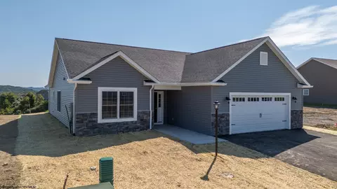22 Hawk Station Dr, Fairmont, WV 26554