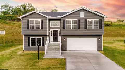 3 Cliff View Cir, Morgantown, WV 26508